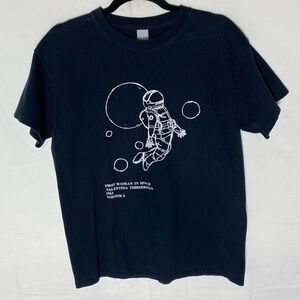 Gildan Black Heavy Cotton Astronaut First Woman In Space Graphic Tee T Shirt M